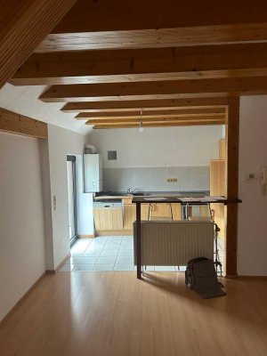 Dachgeschoss-Wohnung in Würzburg: 2 Zimmer mit Charme