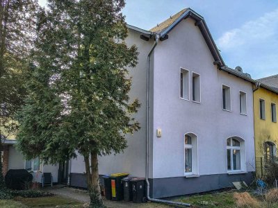 Sanierte Doppelhaushälfte mit Terrasse und Garten in ruhiger Lage von Berlin-Lichterfelde