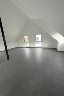 Neubau: 4-Zimmer Dachgeschosswohnung am Feldrand in Sossenheim von privat