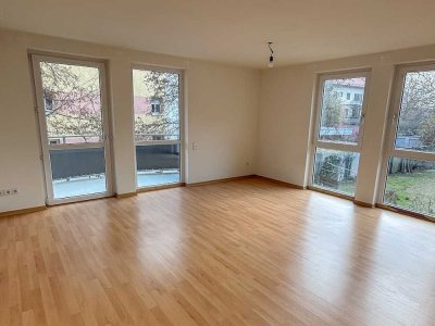 Großzügige 2-Zimmer-Wohnung mit Balkon und Gäste-WC