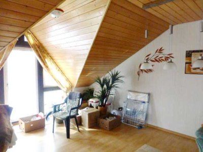 Hübsche, gemütliche DG-Wohnung in ruhiger Lage von Bad Emstal-Sand
