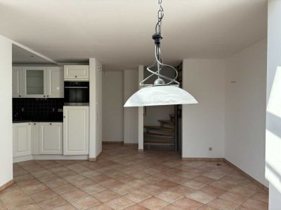 München-Lochhausen: Quadrohaus mit schönem Süd-Garten, teilmöbliert mind. 2 Jahr Zeitmietvertrag