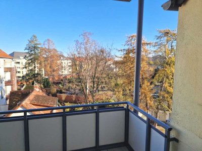 Sanierte Altbau-Maisonette mit 4-6 Räumen und 2 Balkonen in guter Lage