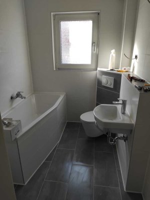 Erstbezug nach Sanierung - Stilvolle 4-Raum-EG-Wohnung