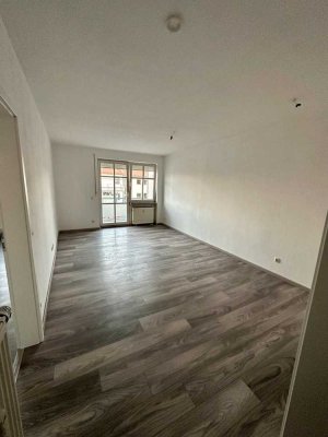 Modernisierte 2-Zimmer-Wohnung mit Balkon und Einbauküche in Eggenfelden
