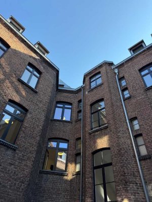 Sanierte Altbauwohnung in Sülz mit luxuriöser Ausstattung
