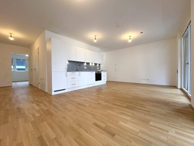 MARINA TOWER - Viel Platz zum Leben: 4-Zimmer-Wohnung mit Balkon und Loggia