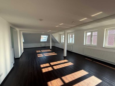 Charmante 1-Zimmer Maisonette-Wohnung im 3. OG in Heilbronner Kernstadt