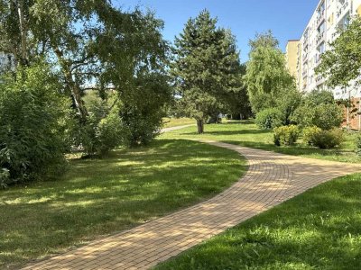 Eigennutzung oder Altersvorsorge. Jetzt Termin vereinbaren. 4-Raum Wohnung in Rostock zu verkaufen.