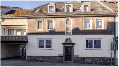 Ansprechende und sanierte 4-Zimmer-Erdgeschosswohnung mit Balkon in Meschede