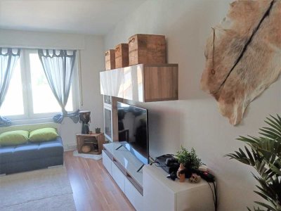 WOW...2 Zimmer-Wohnung...Großzügig...Tageslichtbad...PKW-Stellplatz...