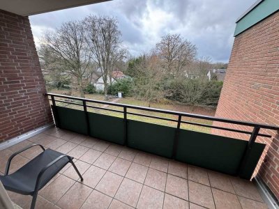 Helle 2- Zimmer Wohnung im 3. OG mit Balkon in Mönchengladbach-Schmölderpark