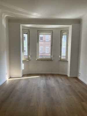 Top 3-Zimmer-Wohnung nach Sanierung. Nähe U-Bahn