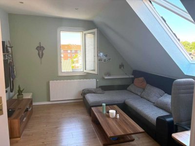Im Herzen des Hansaviertels! Modernisierte DG-Wohnung zwischen Kanal und Herz-Jesu-Kirche!
