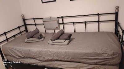 Moderne möblierte 1.5-Zimmer-Wohnung mit Balkon & Gartenmitbenutzung – verfügbar ab 01.11.2025