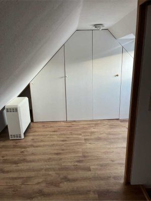 Schöne 2,5-Zimmer-Maisonette-Wohnung mit Balkon und Einbauküche in Lauda
