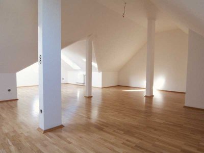 Moderne 3-Raum-Maisonette-Wohnung mit Balkon auf dem Kaßberg *vermietet*