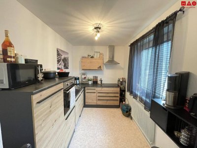 Preishit! Großzügige 2-Zimmer Wohnung mit Balkon und Carport, nahe Burgruine Krems!