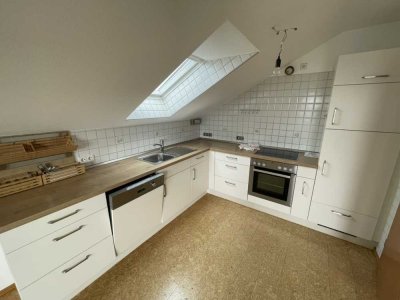 Gepflegte 3,5-Zimmer Dachgeschosswohnung mit Balkon in Erbach