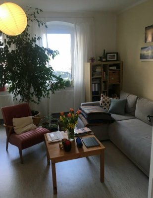 Sanierte sehr schöne helle 1 Zimmer-Wohnung langfristig zu vermieten.