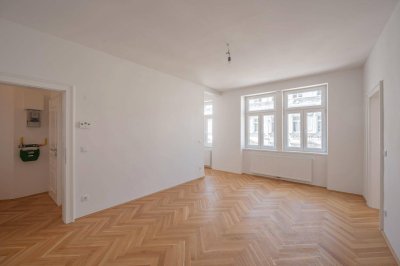 ++Erstbezug++ Großartige 2-Zimmer Altbau-Wohnung in toller Lage!!