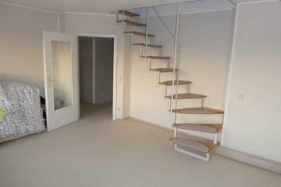 Gepflegte 3-Raum-Maisonette-Dachgeschosswohnung mit Balkon in Buxtehude