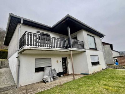 ***RESERVIERT*** Zuhause mit Potenzial - freistehendes Haus mit Garten, Garage u. Einliegerwohnung