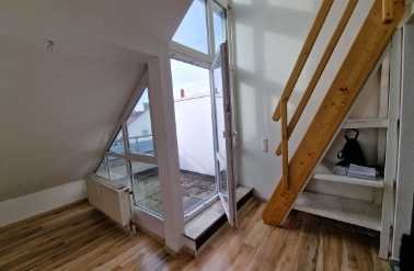 Charmante Maisonette-Wohnung mit Loggia – klein, besonders und voller Wohngefühl