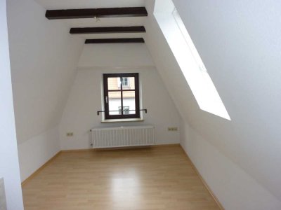 schnuckelige Dachgeschoßwohnung im Altbau