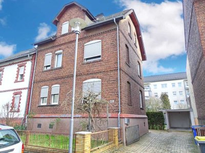 Geräumiges Zweifamilienhaus mit Garten. Anbau möglich. Zentral gelegen in Wetzlar.