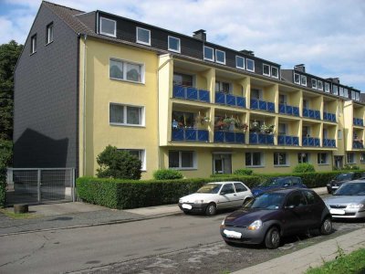 Nähe Klinikum und Landgericht Essen. Erdgeschoss-Wohnung.