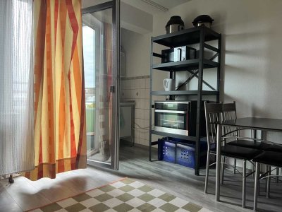 Voll möblierte 1-Zimmer-Wohnung mit Balkon in zentraler Lage