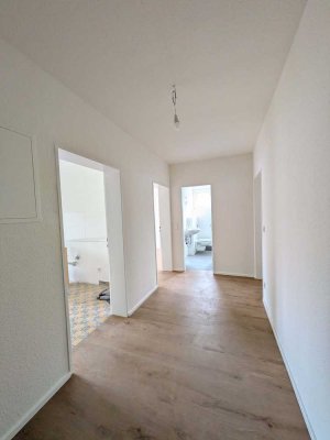 Renovierte 2 Zimmer-Wohnung mit Balkon!