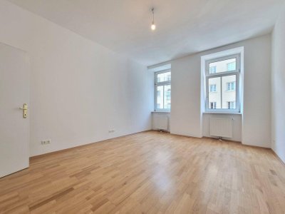 2 Zimmer Altbauwohnung mit Charme in ruhiger Lage - Schlafzimmer in der Hof - Bahnhof Hernals in der Nähe - Ab 2026 U5