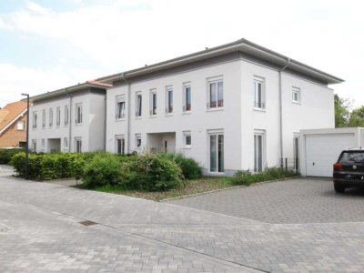 Wohnen wie im Eigenheim / Moderne Wohnung im Reihenhaus in bevorzugter Wohnlage