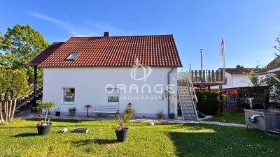 *** ZWEIFAMILIENHAUS MIT GARTEN, GARAGE & 3 CARPORT-STELLPLÄTZEN – JETZT CLEVER INVESTIEREN! ***