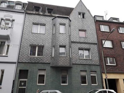 Schöne Wohnung inkl Einbauküche zentral in DU-Neudorf, Nähe Markt und Bahnhof! Ansehen!