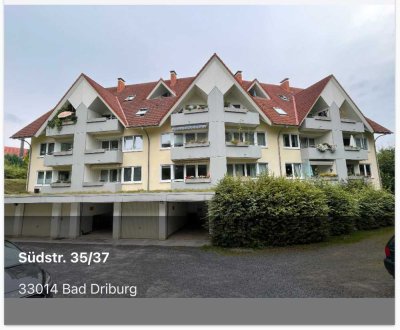 Freundliche und gepflegte 2-Zimmer-EG-Wohnung mit Balkon und EBK in Bad Driburg