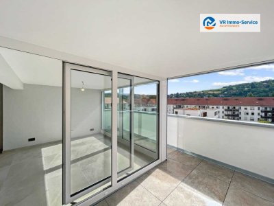 Modernes Luxusdomizil in Bestlage - Hochwertiges Dachgeschossjuwel mit Festungsblick