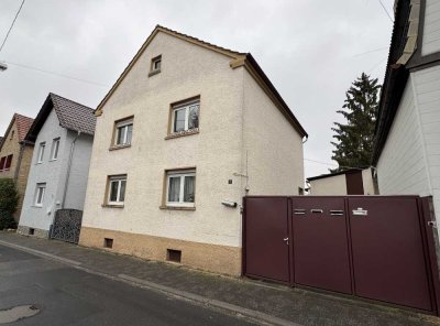 Schönes Zweifamilienhaus zur Miete mit viel Platz