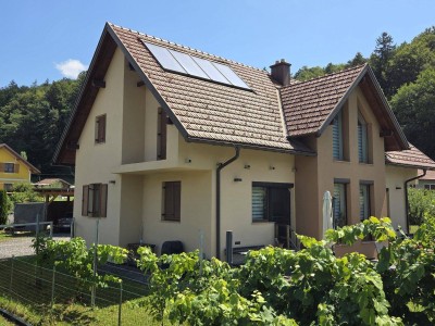 Attraktives drei Giebelhaus mit Luftgalerie in ruhiger Grünlage an einer Sackgasse