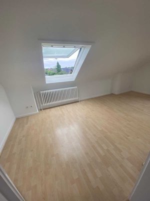 Freundliche und gepflegte 1,5-Raum-Dachgeschosswohnung in Willich