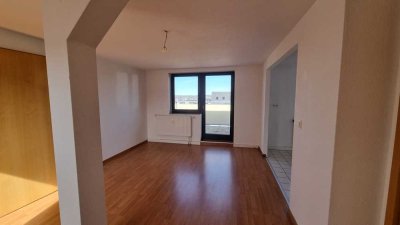 2 Kaltmieten frei! - Helle 2,5-Zimmer Dachgeschosswohnung in Chemnitz Sonnenberg