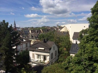 Die Stadt liegt Ihnen zu Füßen 2,5-Zimmer-Dachgeschosswohnung in Wiesbaden