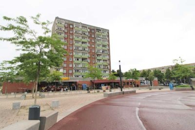 3-RWE Wohnung mit Aufzug, Loggia und Wanne