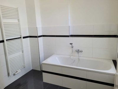 2-Zimmerwohnung inkl. neuer Einbauküche (Geschirrspüler, Ofen, Herd, Kühlschrank)