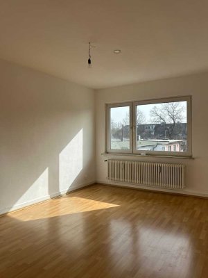 Moderne 3‑Zimmer Wohnung im 4. OG mit Balkon in Köln-Weidenpesch
