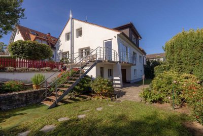 Idyllisches Wohnen mit Blick über die Obstwiesen in kinderfreundlicher Spielstraße