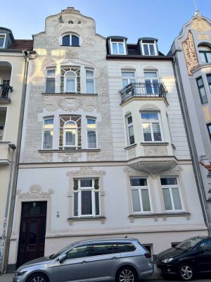 Attraktive 3-Zimmer-Wohnung mit Dachterrasse u. EBK im Herzen von Schwerin