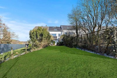 Wohnen im Grünen: Familientraum mit Garten in Taunusstein - ruhig, sonnig, entwicklungsstark!!!